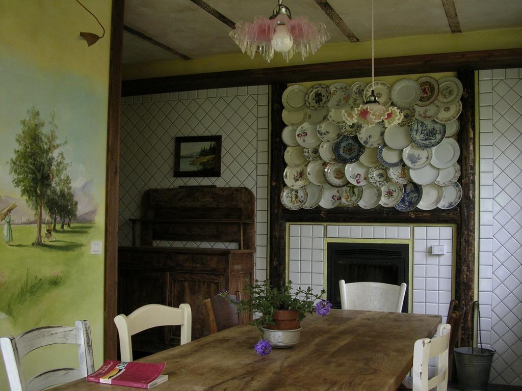 La Commedia Della Pentola Guest House Lu (Piedmont) Phòng bức ảnh